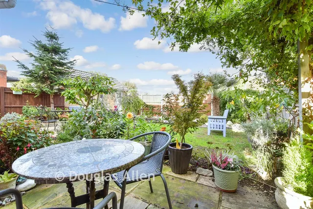 Nesbit Close, Wickford, SS12, photo 2