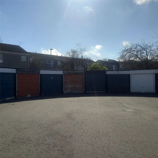 Photo 3 — Skye Drive, Cumbernauld, Glasgow, North Lanarkshire, G67