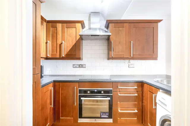 Conant Mews, London, E1, photo 3