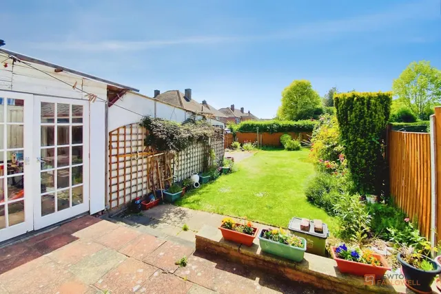 Denegate Avenue, Birstall, LE4, photo 1
