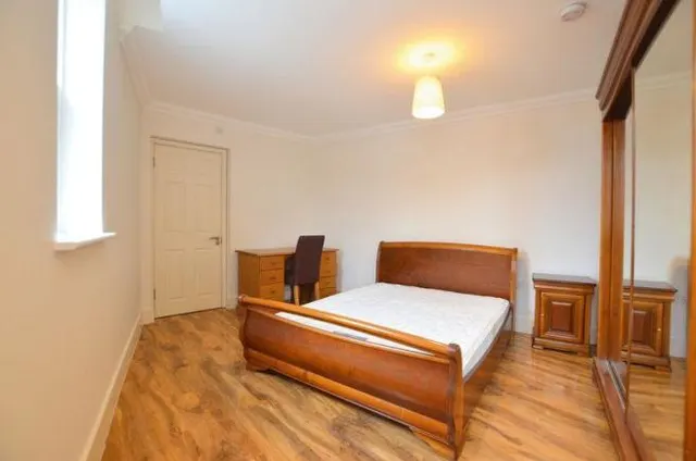 Pinner Road, North Harrow, HA1, photo 3