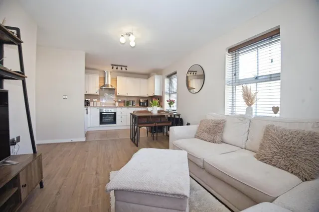 Longacres Bridgend, CF31, photo 1