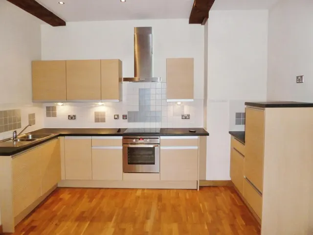 Salts Mill Road, Shipley, BD17, photo 3
