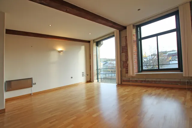 Salts Mill Road, Shipley, BD17, photo 1