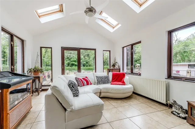 North Road, Brotherton, WF11, photo 3