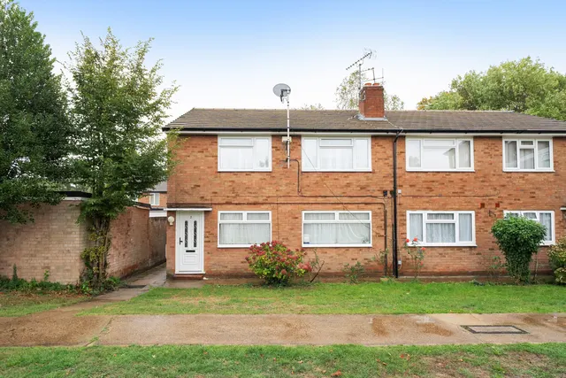 Bower Close, Northolt, UB5, photo 1
