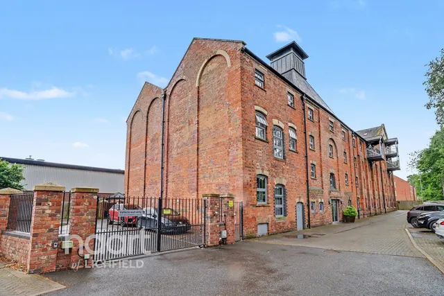 Cairns Close, Lichfield, WS14, photo 2
