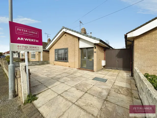 Bryn Avenue, Rhyl, LL18, photo 1