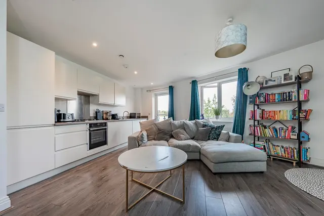 Photo 2 — Oakpoint Court, Sutton Court Road, UB10