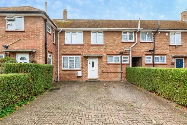 Halifax Road, Maidenhead, SL6, photo 1