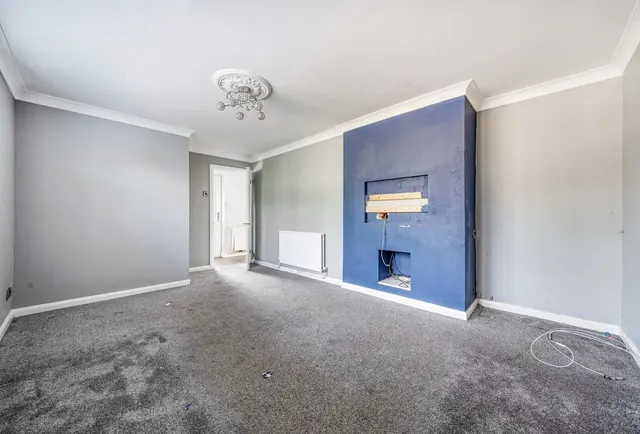 Photo 2 — Mount Crescent, Gloucestershire, Winterbourne, BS36 1HL
