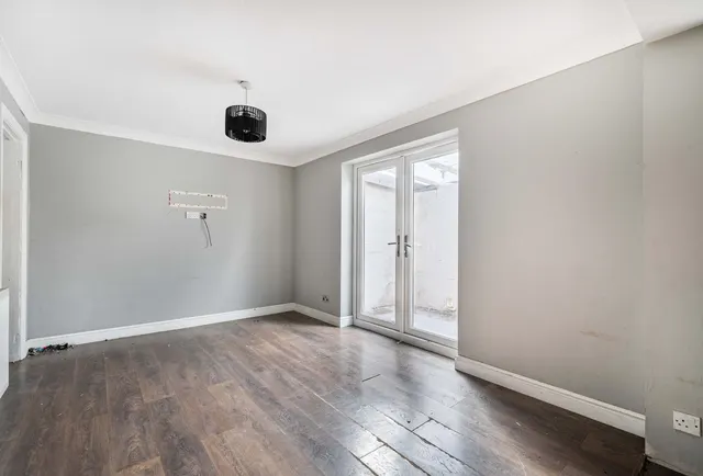 Photo 3 — Mount Crescent, Gloucestershire, Winterbourne, BS36 1HL
