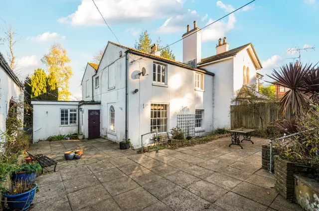 Church Hill, West End, SO30, photo 1