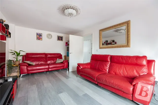 Radwinter Mews, Wickford, SS12, photo 3