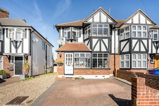 Crane Way, Twickenham, TW2, photo 1