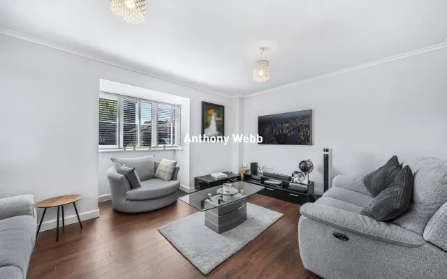 Photo 2 — Aldermere Avenue, Cheshunt, Waltham C...