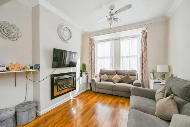 Binns Road, Liverpool, L13, photo 2
