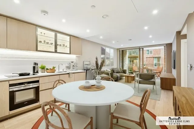 Prince of Wales Drive, SW11, photo 3
