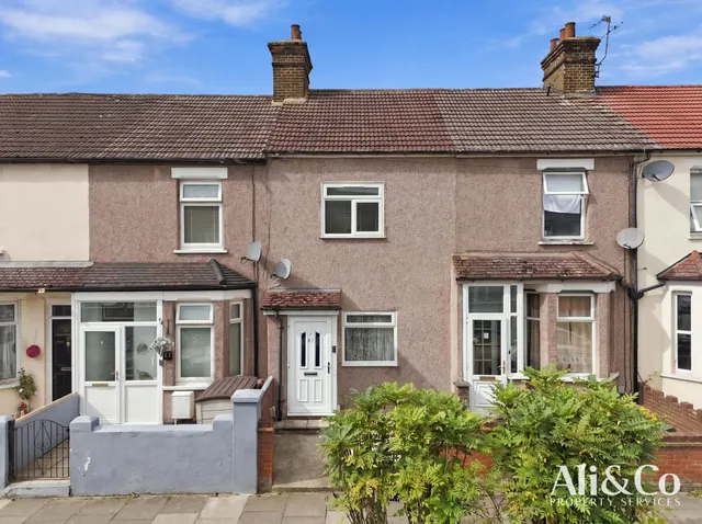 Kent Road, Grays, Essex, RM17 6DE, photo 1