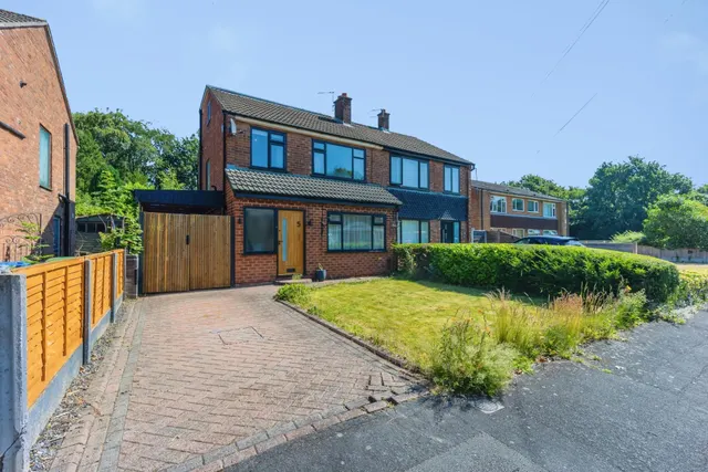 Stapleford Close, Sale, M33, photo 1