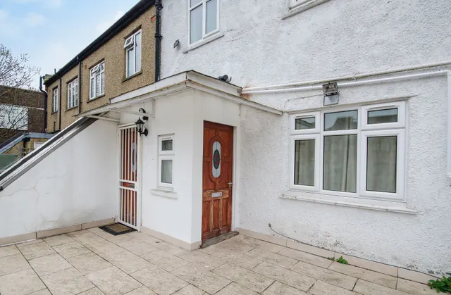 141a Greenford Road, Harrow, photo 1