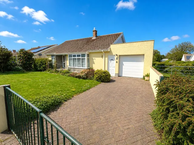Broadmoor, Kilgetty, SA68, photo 1