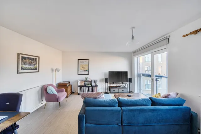 Calypso Crescent, London, SE15, photo 1