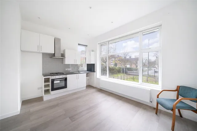 Aldrington Road, London, SW16, photo 1