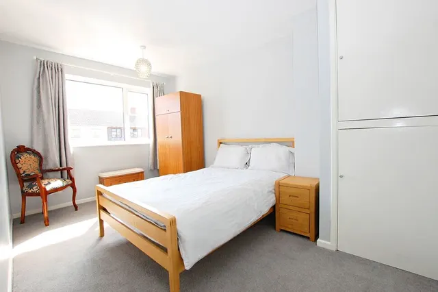Photo 2 — Holmoak Road, Keynsham, Bristol, BS31