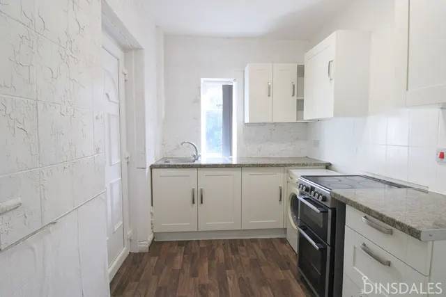 Photo 2 — Lingwood Avenue, Bradford BD8 9PR