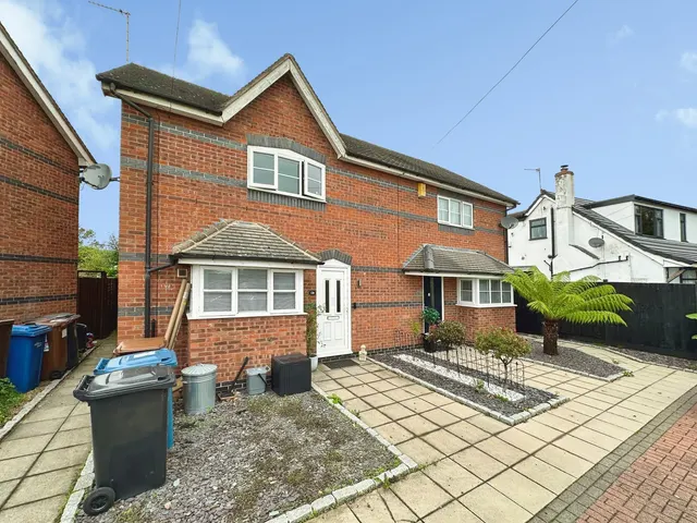Burton Road, Alrewas, DE13, photo 1