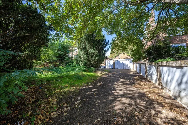 West Hall Road, TW9, photo 2