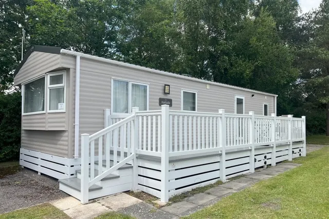 Oakdene Forest Holiday Park, St. Leonards, Ringwood, photo 1