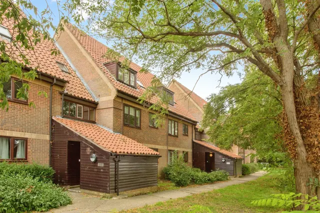 Armstrong Close, Newmarket, CB8, photo 1