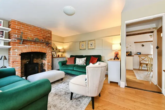 Court Lane, Bratton, BA13, photo 2