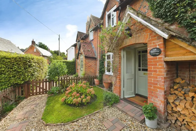 Court Lane, Bratton, BA13, photo 1