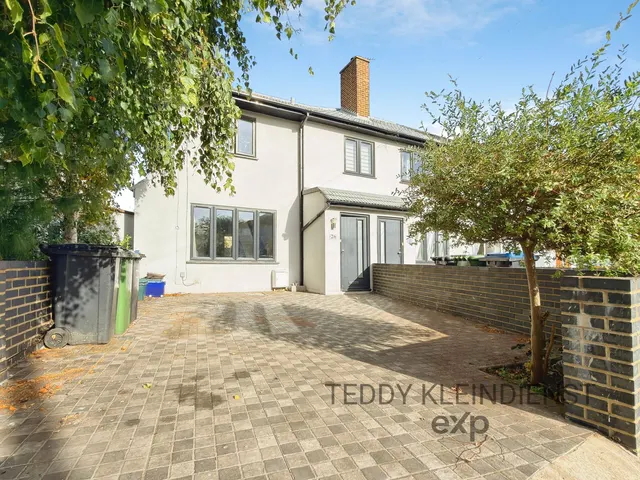 Bazalgette Gardens, New Malden, KT3, photo 2