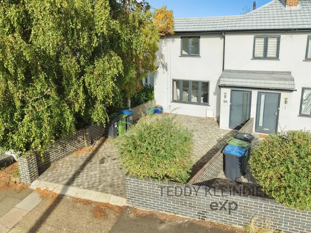 Bazalgette Gardens, New Malden, KT3, photo 1