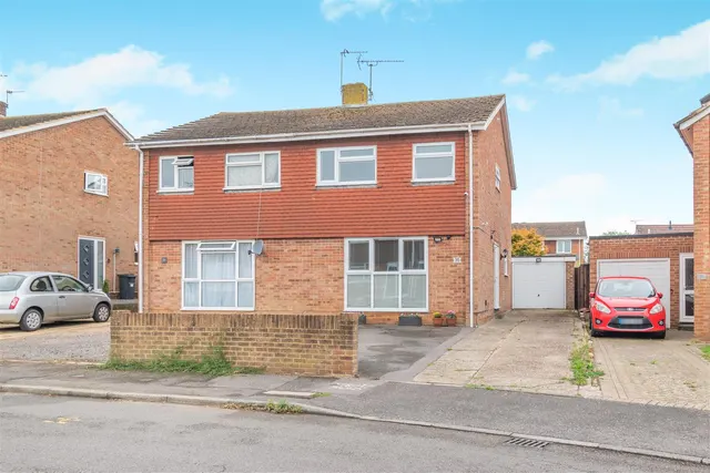 Pembroke Road, Coxheath, photo 1