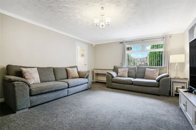 Beechwood Grove, Uphall Station, EH54, photo 3
