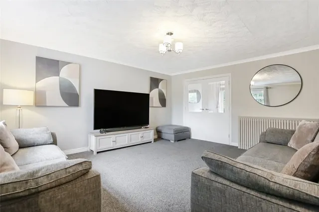 Beechwood Grove, Uphall Station, EH54, photo 2