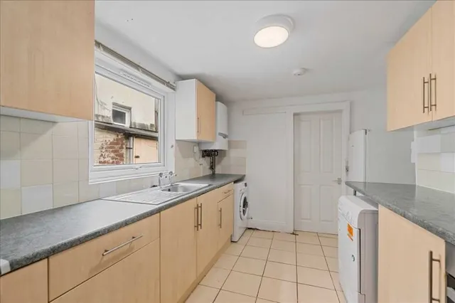 Hill Park Crescent, Plymouth, PL4, photo 3