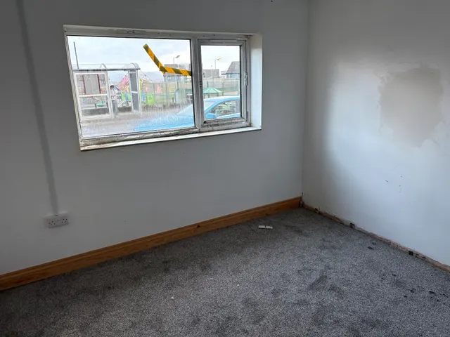Longview Road, Swansea, SA6, photo 2
