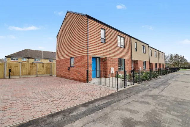 2 bedroom house, Church Street, Basildon, SS14