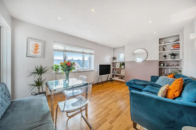 Lessar Avenue, Clapham, SW4, photo 1