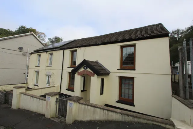 Dan-Y-Twyn, Treharris, Merthyr Tydfil, photo 1