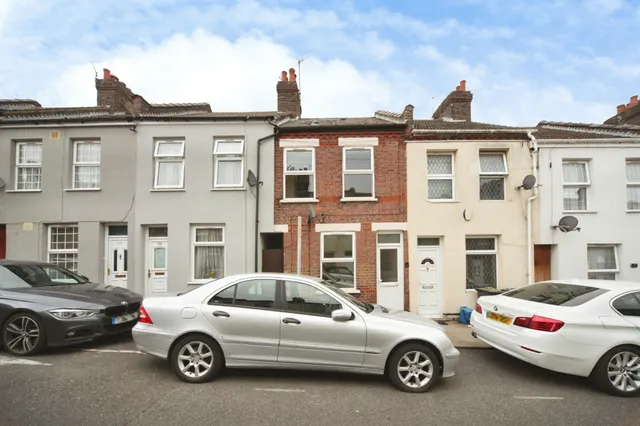 Hampton Road, Luton, photo 1