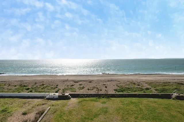 Southwood Road, Hayling Island, PO11, photo 3