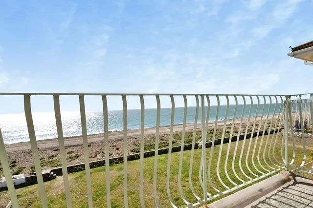 Southwood Road, Hayling Island, PO11, photo 1