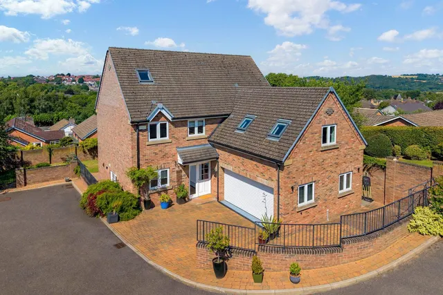 Gomersal Lane, Dronfield, photo 3